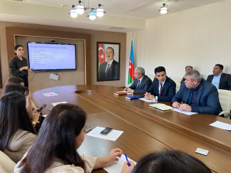 Dövlət qulluğunda çalışan şəxslər üçün “Dövlət müəssisələrində səmərəli ünsiyyət, komanda işi və etik davranış qatdaları ” mövzusunda təlim keçirilib.