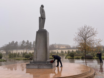 Ümummilli Lider Heydər Əliyevin anım günü qeyd edildi.