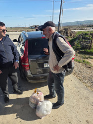 Aramsız yağışlar nəticəsində sel sularından zərər çəkmiş aztəminatlı ailələrə ərzaq yardımı paylanmışdır.