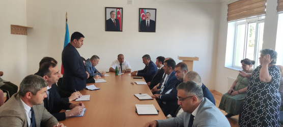 Rayon İcra Hakimiyyətinin başçısı növbəti səyyar qəbulunu Xızı şəhərində keçirib.