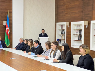 Xızı rayonunda Ümummilli lider Heydər Əliyevin anadan olmasının 101-ci ildönümü münasibətilə “Milli dövlətçiliyimizin memarı” adlı tədbir keçirilib.