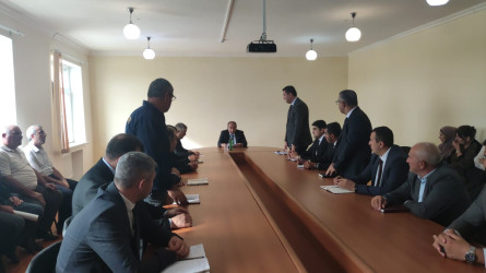Rayon İcra Hakimiyyətinin başçısı növbəti səyyar qəbulunu Giləzi qəsəbə sakinləri ilə keçirib.