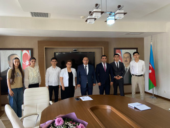Xızı Rayon İcra Hakimiyyətinin başçısı 600 baldan yüksək nəticə göstərən abituriyentlərlə görüş keçirib.