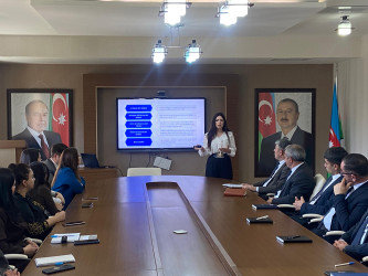 “Dövlət qulluğunda vəzifələrin və ehtiyat kadrlarının idarə edilməsi” mövzusunda təlim keçirilib.