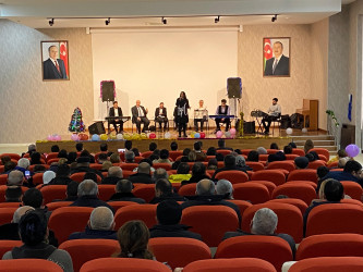Xızı rayonunda 31 Dekabr - Dünya Azərbaycanlılarının Həmrəylik Günü və Yeni İlin gəlişi qeyd olunub.