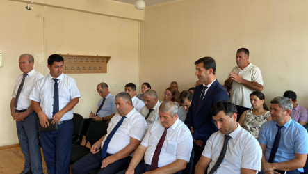 Tıxlı kəndində səyyar vətəndaş qəbulu keçirilib.