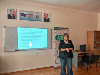"Rəqəmsal gənclik - təhlükəsiz internet" adlı təlim keçirilib.