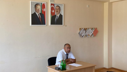 Tıxlı kəndində səyyar vətəndaş qəbulu keçirilib.