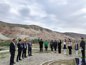 Uşaqlar arasında "Müşfiq ömrü" bədii qiraət müsabiqəsi keçirilmişdir.