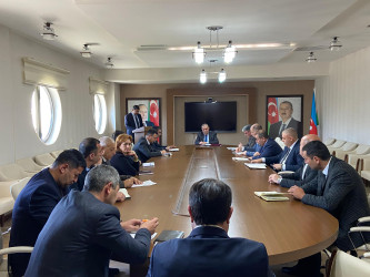 “Rayonda 2025/2026-ci il payız qış mövsümünə hazırlığın vəziyyəti və qarşıda duran vəzifələr barədə” mövzusunda  Xızı Rayon İcra Hakimiyyəti yanında Şura iclası keçirilmişdir.