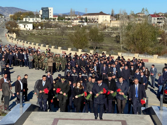 8 Noyabr-Zəfər Günü şəhidlərimizin əziz xatirəsi yad edildi.