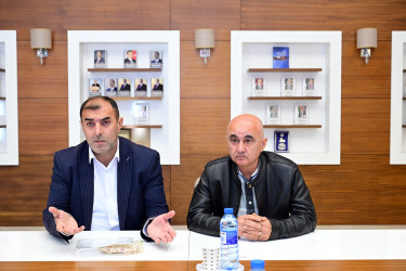 Mədəniyyət naziri Adil Kərimli Xızı şəhərində vətəndaşları qəbul edib.