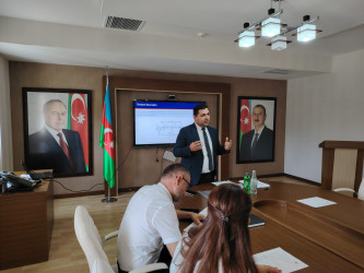 Xızı rayonunda “Dövlət qulluğunda vakant inzibati vəzifələrin idarə edilməsi", "Cəmiyyətə xidmət psixologiyası: Dövlət qulluqçusunun daxili motivasiyası” və  "Ünsiyyət bacarıqlarının İnkişafı" mövzularında təlim keçirilib.