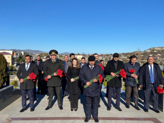 8 Noyabr-Zəfər Günü şəhidlərimizin əziz xatirəsi yad edildi.