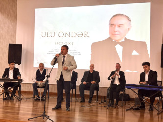 Ümummilli Lider Heydər Əliyevin anadan olmasının 103-cü ildönümünə həsr edilmiş “Müstəqilliyimizin Memarı-Heydər Əliyev ” adlı tədbir keçirlmişdir.