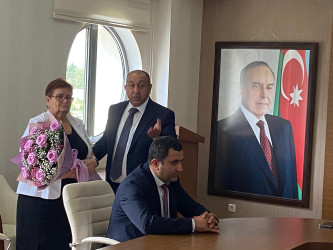 Xızı Rayon İcra Hakimiyyətinin başçısı 600 baldan yüksək nəticə göstərən abituriyentlərlə görüş keçirib.