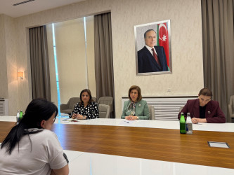 Ailə, Qadın və Uşaq Problemləri üzrə Dövlət Komitəsinin sədri Bahar Muradova vətəndaşları qəbul edib.