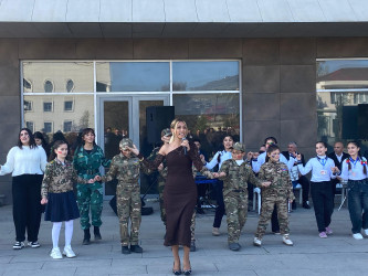 8 Noyabr- Zəfər Günü” nün 5-ci ildönümünün qeyd edilməsi münasibəti ilə “Zəfərin Sədası” adlı musiqili rayon tədbiri keçirildi.