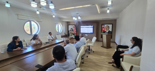 Xızı rayonunda “Dövlət qulluğunda vakant inzibati vəzifələrin idarə edilməsi", "Cəmiyyətə xidmət psixologiyası: Dövlət qulluqçusunun daxili motivasiyası” və  "Ünsiyyət bacarıqlarının İnkişafı" mövzularında təlim keçirilib.
