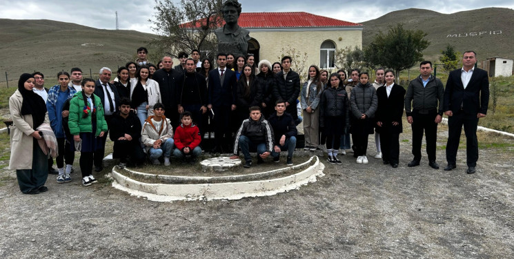 Uşaqlar arasında "Müşfiq ömrü" bədii qiraət müsabiqəsi keçirilmişdir.