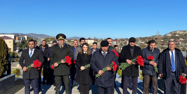 8 Noyabr-Zəfər Günü şəhidlərimizin əziz xatirəsi yad edildi.