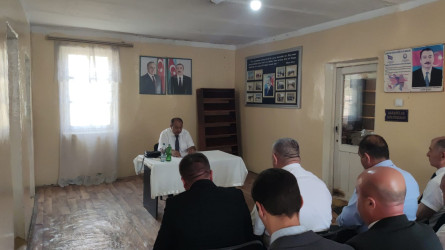 Rayon İcra Hakimiyyətinin başçısı Xəzər Aslanov növbəti səyyar qəbulunu Qarabulaq kəndində keçirib.