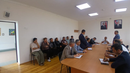 Rayon İcra Hakimiyyətinin başçısı Xəzər Aslanov növbəti səyyar qəbulunu Xızı şəhər sakinləri ilə keçirib.