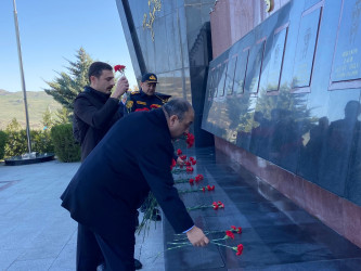 8 Noyabr - Zəfər Günündə şəhidlərin əziz  xatirəsi ehtiramla yad edilmişdir.
