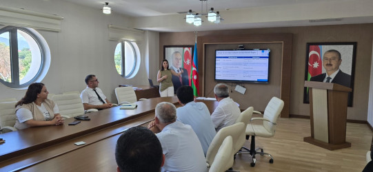 Xızı rayonunda “Dövlət qulluğunda vakant inzibati vəzifələrin idarə edilməsi", "Cəmiyyətə xidmət psixologiyası: Dövlət qulluqçusunun daxili motivasiyası” və  "Ünsiyyət bacarıqlarının İnkişafı" mövzularında təlim keçirilib.